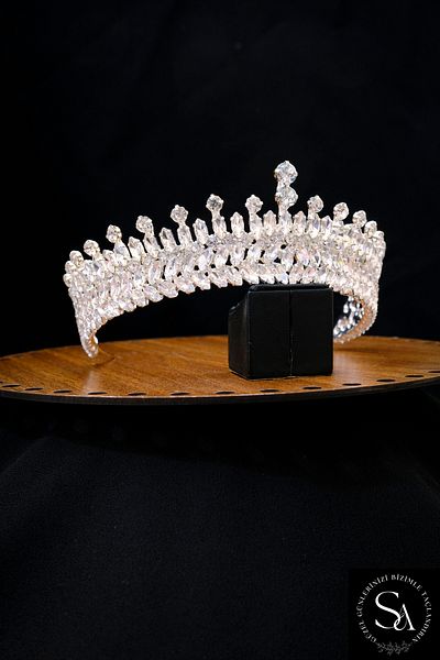 SimgeAksesuar Crystal Stone Fashionable and Elegant Bridal Tiara