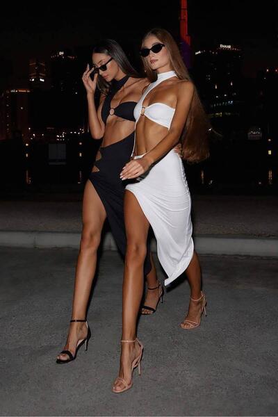 Bikini Mayokini Dünyası Rochie Dasha Asimetrică Decoltată - Albă