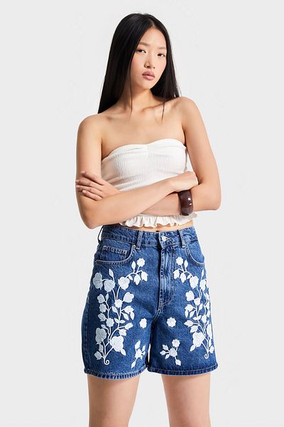 its basic Women's Blue Color 1S5-5 White Flower Embroidered Midi Length 100% Cotton Design Denim Shorts