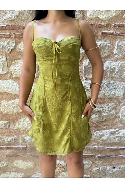 moneta boutique Rochie mini de damă cu bretele din dantelă