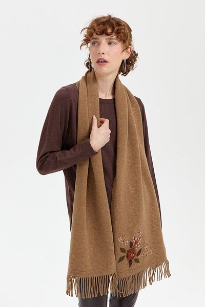 Desen Triko Camolă de lână pentru femei V.Camel - cu broderie Daisy și ciucuri