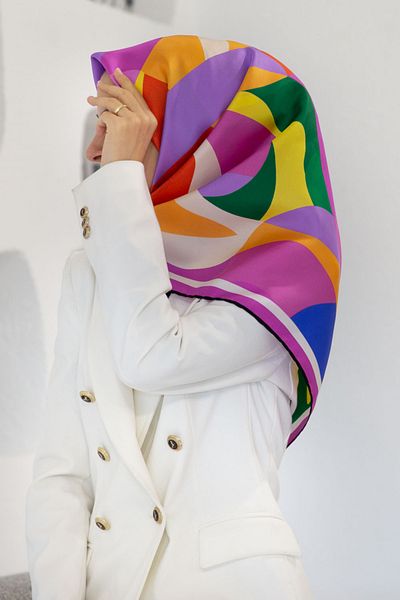 Vissona 100% Twill Silk Γεωμετρικό Σχέδιο Φούξια Χρώμα 90x90 Φουλάρι Σχήμα Ραπτικής: Ράψιμο στο χέρι