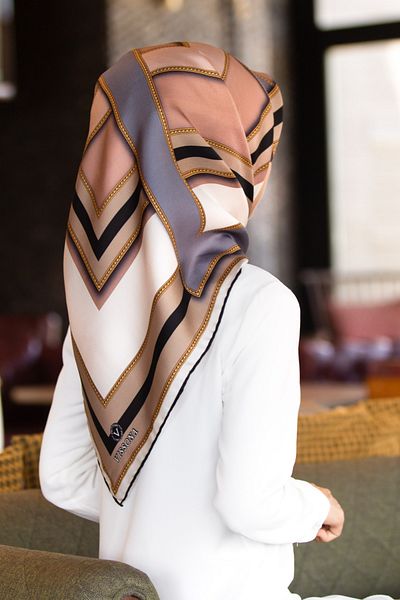 Vissona 100% Twill Silk Geometric Pattern Powder - Ασημί χρώμα 90x90 Σχήμα ραψίματος κασκόλ: Ράψιμο στο χέρι