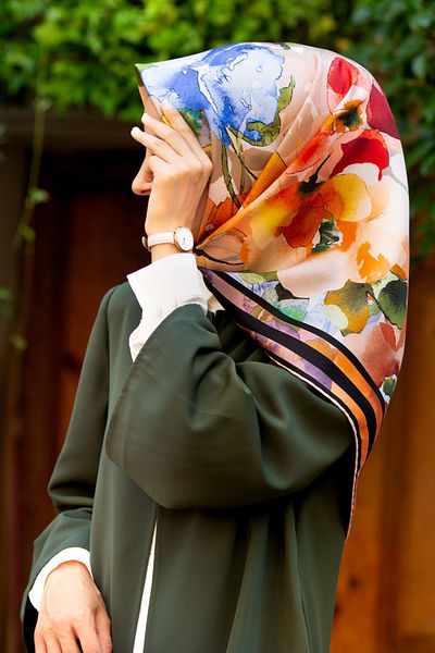 Vissona 100% Twill Silk Water Dyed Flower Patterned Salmon - Κόκκινο Χρώμα 90x90 Φουλάρι Σχήμα Ραπτικής: Ράψιμο στο χέρι