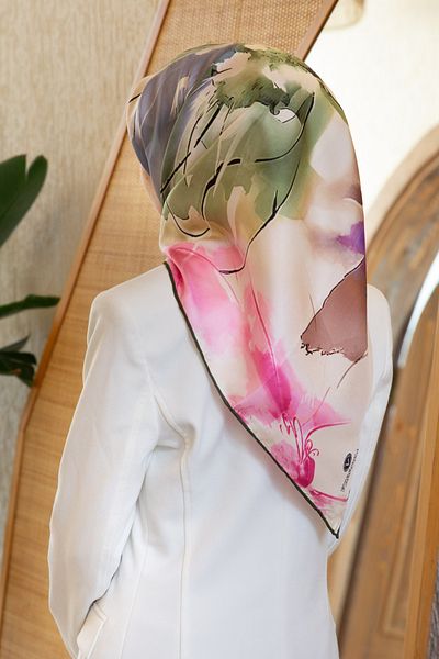 Vissona 100% Twill Silk Floral Pattern Ακουαρέλα Χακί Χρώμα Φουλάρι Ράψιμο 90x90 Ράψιμο στο χέρι