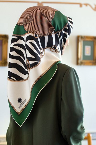 Vissona 100% Twill Silk Chain and Zebra Pattern Emerald Green - Mink Color 90x90 Φουλάρι Σχήμα Ραπτικής: Χέρι