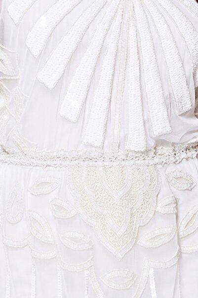 GATSBYLADY LONDON Angel Sleeve Flapper Plus Size Dress in Off White