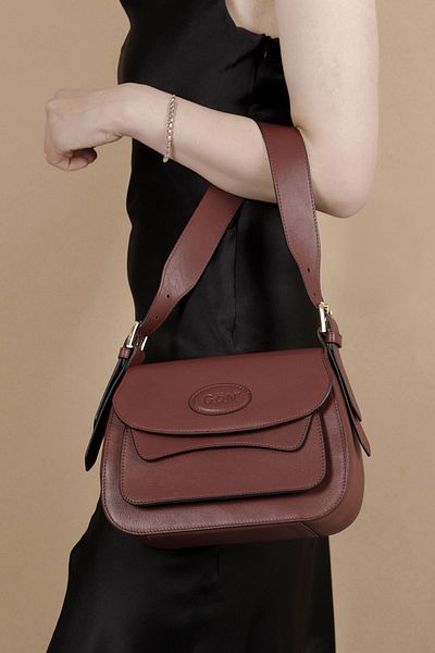 GÖNDERİ(R) Women/Girls Burgundy Antique Genuine Leather Hand and Shoulder Bag