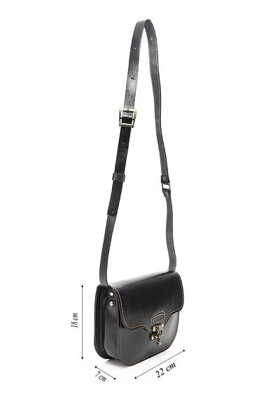 GÖNDERİ(R) Black Heart Genuine Leather Handcrafted Small Size Women's Shoulder And Messenger Bag K0601