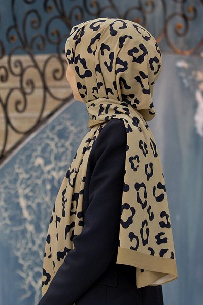 Vissona Luxurious Medina Silk Leopard Patterned Mustard Colored 75X195 Non-Crimp Shalm Moss Crepe Stitch Type Italian Vertical