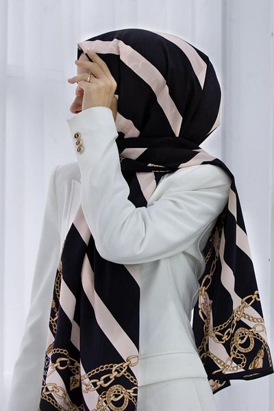 Vissona Luxury Medina Silk ριγέ και μοτίβο αλυσίδας μαύρο - κρεμ χρώματος 75x195 ράψιμο σε σάλι Moss Crepe