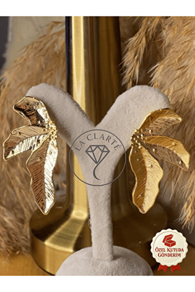 La Clarte Kadın Altın Renk Yaprak Model Küpe – Organik Formlu, Parlak ve Modern Stil