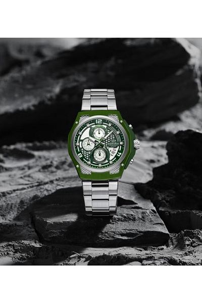Naviforce Men’s Green Chronograph Watch with Stainless Steel Bracelet and Luminous Hands