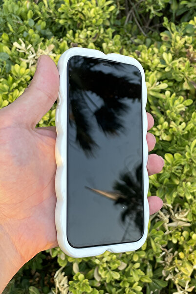 CEPSTOK iPhone 11 Kılıf Yaprak Desenli Hologramlı Parlak Darbe Önleyici Silikon Kapak