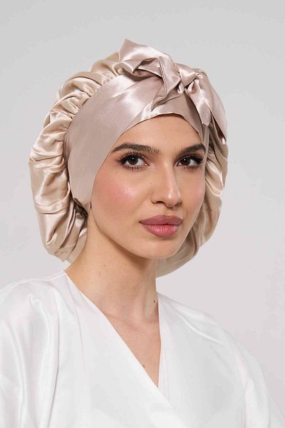 En Privé Mulberry Silk Bonnet XL – Beige Caramel