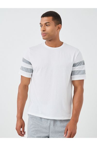 Styli Men Contrast Striped Short Sleeve T-Shirt and Shorts Set