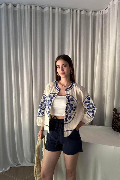 lizge giyim سترة مع تفاصيل التطريز