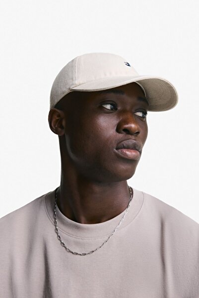 Bershka İşlemeli şapka