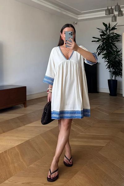Tuba Butik V-Neck Embroidered Midi Dress