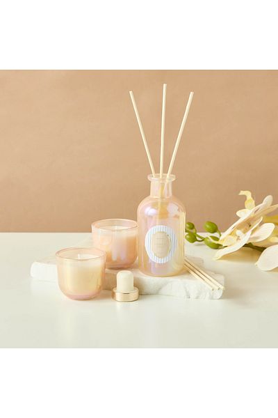 Lifestyle Hibiscus Gold Reed Diffuser and Candle Gift Set