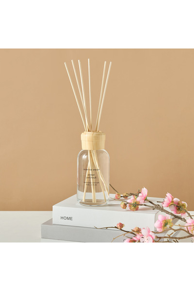 Scented Space فواحة عود معطرة برائحة العنبر والباتشولي - 200 مل