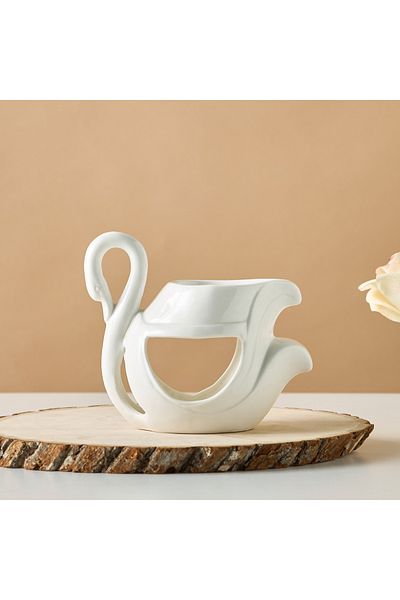 Lifestyle Swan Shaped Ceramic Oil Burner - 16x9x14 cms