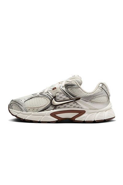 Nike V5 RNR W Sports Shoes