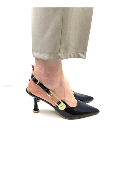 İYİSİNDEN SHOES حذاء نسائي بكعب عالٍ باللون الأزرق الداكن ومشبك جانبي على طرا...