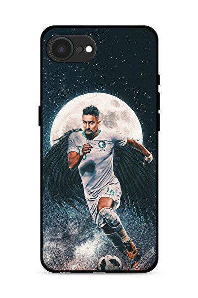 Covernex غطاء حماية لجهاز آبل آيفون 16e، سالم الدوسري يحمل كرة قدم