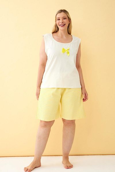 Akbeniz Women's White Ribbon Detailed Yellow Striped Shorts Plus Size Pajama Set