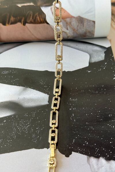 Trendy Butik علامة حجر الزركون الكامل