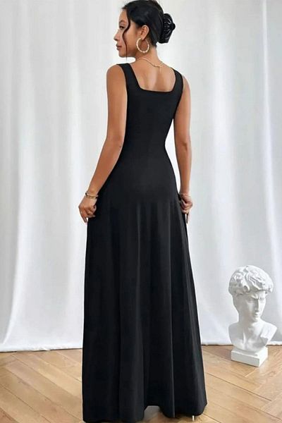 Mossta Long Crepe Dress with Thick Straps and U Neckline - Black