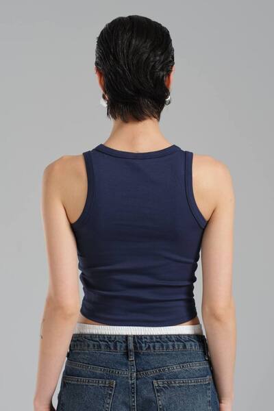 tw3 Γυναικείο αξεσουάρ με λεπτομερή σχεδίαση Crop