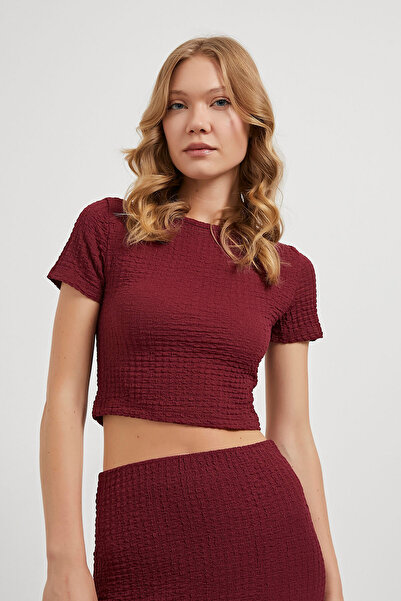 Arma Life Women's Crop T-Shirt Slit Skirt Burgundy Two-Piece Set