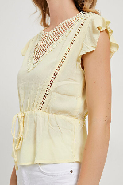 Arma Life Bluză galbenă de vară cu mâneci scurte și cu dantelă pentru femei