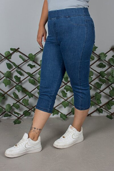 Truva XXL Plus Size Blue Denim Capri Pants – Comfortable and Stylish Design