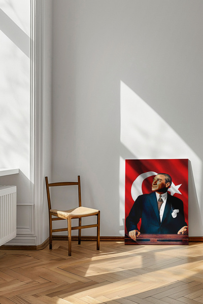 Kanvaspera Atatürk ve Türk Bayrağı - Kanvas Tablo - Renkli, Vatanseverlik ve Liderlik Temalı Duvar Dekoru
