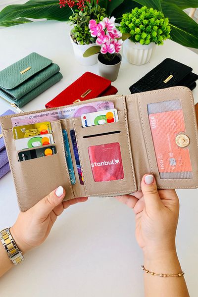 derius Paris Stylish Textured Zippered Cream Women's Wallet (Vegan Leather)