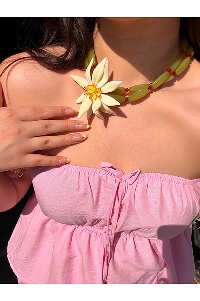 luxyansımalar Green Necklace with Big Flower Detail