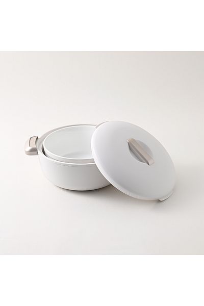 Enjoy white round insulated 2.3L baking dish