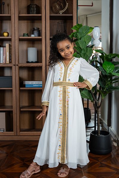 ddaniela D' Daniela - Aria Embroidered White Jalabiya Abaya with Tie-Up Belt and Sleeves -for Girl