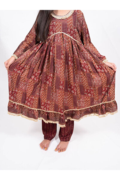 Maithili By Styli Printed Round Neck Kurta and Pants Set