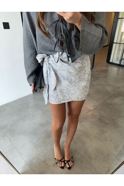 BB Bensu Buyruk Patterned Shiny Satin Gray Tie Skirt