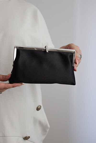 mossi Kadın Siyah Saten Metal Çerçeveli Kenarı Taş Detaylı Zincirli Abiye Clutch Çanta