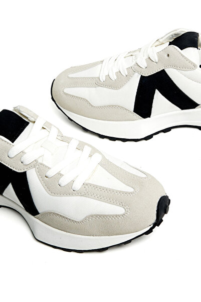 R&B حذاء رياضي رجالي عاجي اللون مقاس 40-45