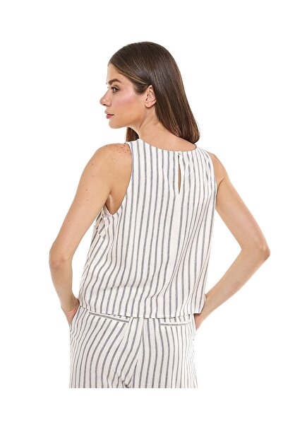 R&B WCF WVN TOP 8-18