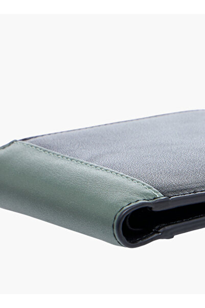 Lee Cooper Logo Embossed Bi-Fold Wallet - W 1.5 x H 9 x D 11.5 cm