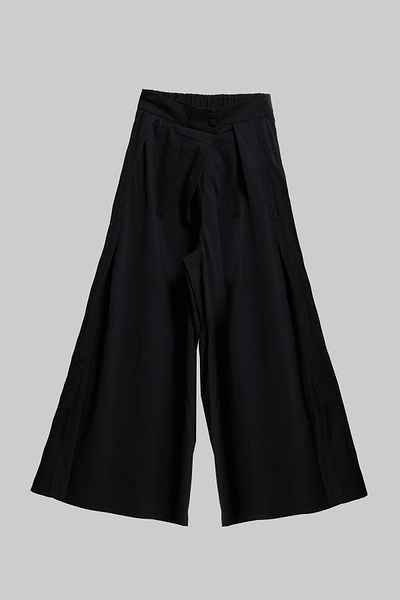 its basic Women's Black Color Super Palazzo Fit Special Fabric Pleated Design Trousers