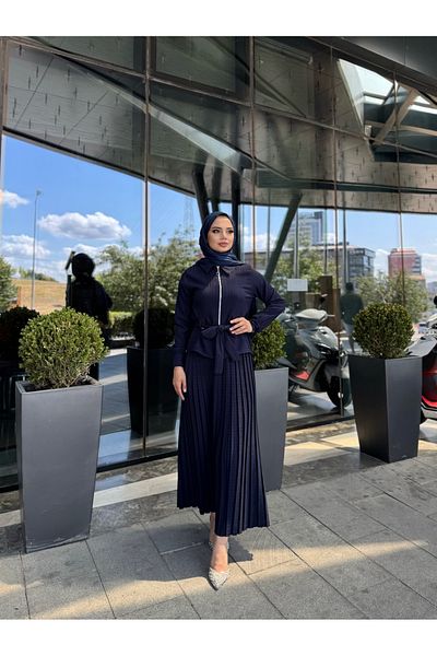 butik hira Pleated Skirt Suit