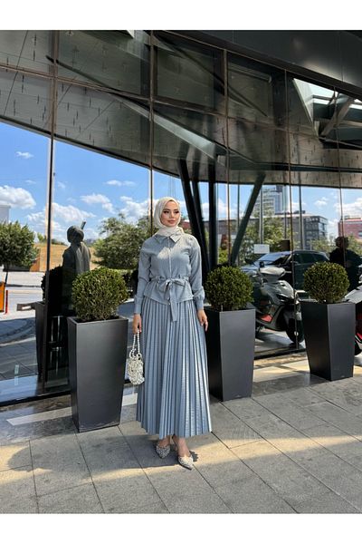 butik hira Pleated Skirt Suit